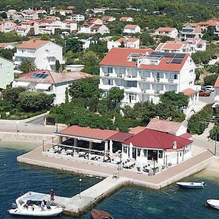Apartmani Matusan Barbat na Rabu Екстериор снимка