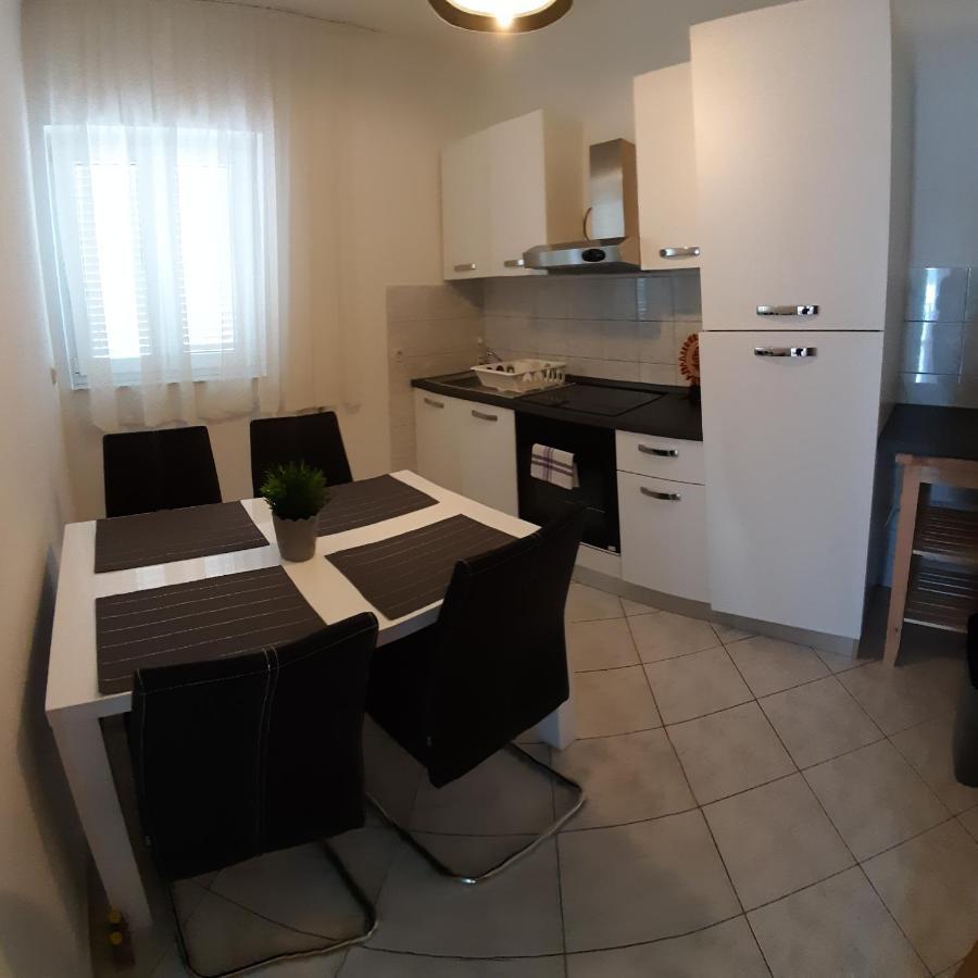 Apartmani Matusan Barbat na Rabu Екстериор снимка